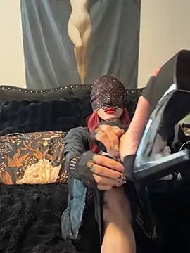 Snapshot of MaskedMamiXXX chatting on May 10, 2026, 4:16 am MaskedMamiXXX online show from May 10, 2026, 4:16 am