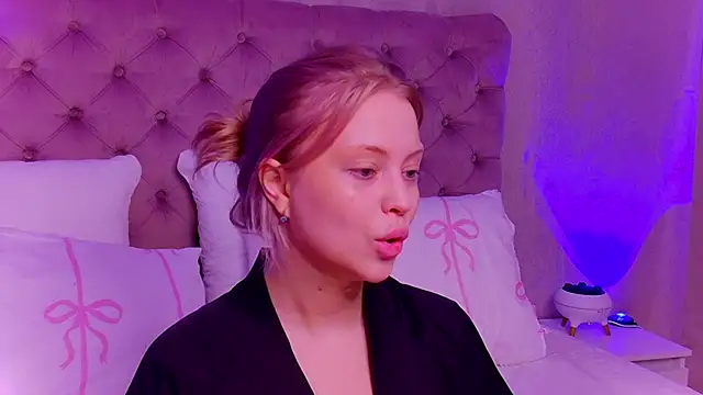 DorissHilton online show from May 25, 2026, 6:06 pm