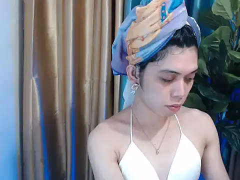 Snapshot of RoseAmarie chatting on August 2, 2026, 11:52 am RoseAmarie online show from August 2, 2026, 11:52 am