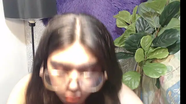 RoseAmarie online show from June 18, 2026, 9:20 pm