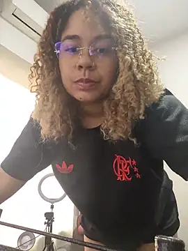 Snapshot of FernandesVitoria chatting on June 16, 2026, 2:06 pm FernandesVitoria online show from June 16, 2026, 2:06 pm