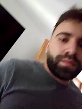 Snapshot of alexGuerito chatting on May 10, 2026, 4:42 pm alexGuerito online show from May 10, 2026, 4:42 pm