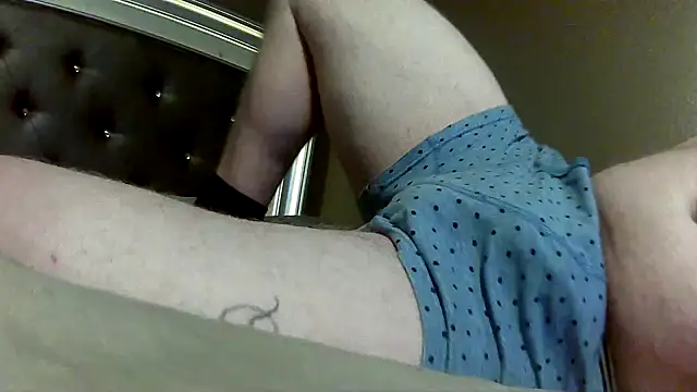 zole100 online show from March 14, 2025, 5:24 pm