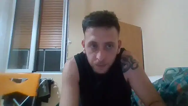 Snapshot of VincentZe99 chatting on June 27, 2026, 2:39 am VincentZe99 online show from June 27, 2026, 2:39 am