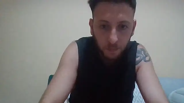 Snapshot of VincentZe99 chatting on August 6, 2026, 2:06 am VincentZe99 online show from August 6, 2026, 2:06 am