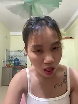 Snapshot of Vi_sexyy chatting on May 27, 2026, 9:27 am Vi sexyy online show from May 27, 2026, 9:27 am