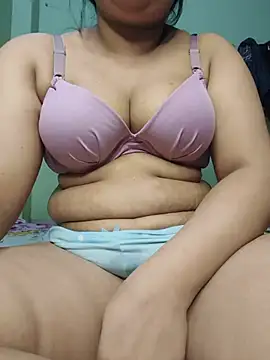 Curvy Rhea online show from June 19, 2026, 10:47 pm
