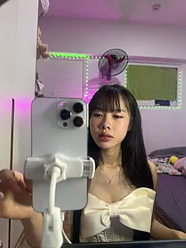 Snapshot of Lov3lily chatting on June 8, 2026, 10:16 am Lov3lily online show from June 8, 2026, 10:16 am