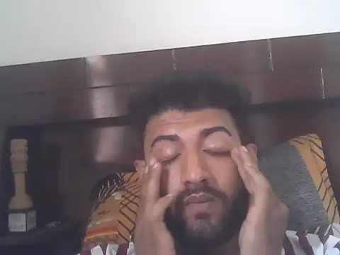 yoursunny001 online show from May 17, 2026, 6:02 am