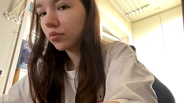 Snapshot of FewerCadre chatting on May 11, 2026, 5:09 am FewerCadre online show from May 11, 2026, 5:09 am