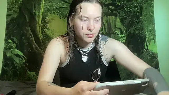 mo0ngoddess online show from July 26, 2026, 2:40 am