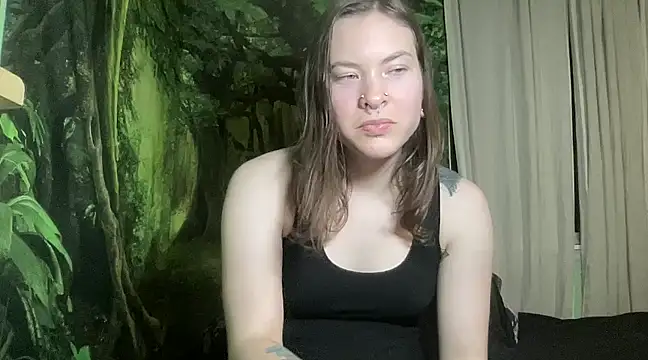 Snapshot of mo0ngoddess chatting on February 17, 2025, 2:31 am mo0ngoddess online show from February 17, 2025, 2:31 am