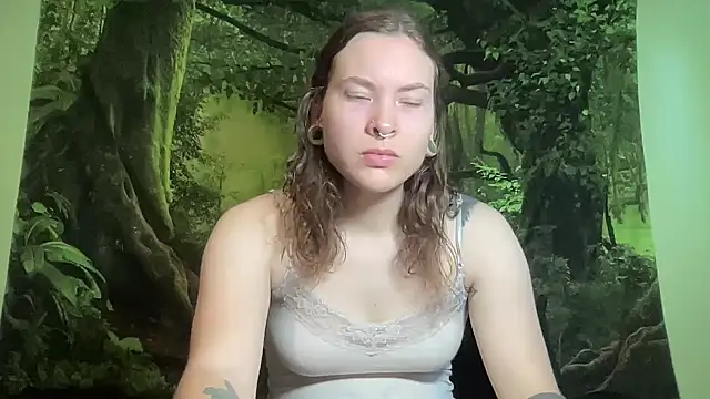 mo0ngoddess online show from August 5, 2026, 1:43 am