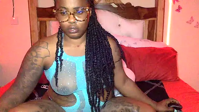 creamyamber online show from May 3, 2026, 2:38 am