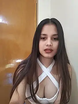 Adrianahearth online show from May 19, 2026, 3:24 am