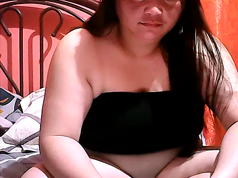 xsweetlover69x online show from May 19, 2026, 7:10 pm