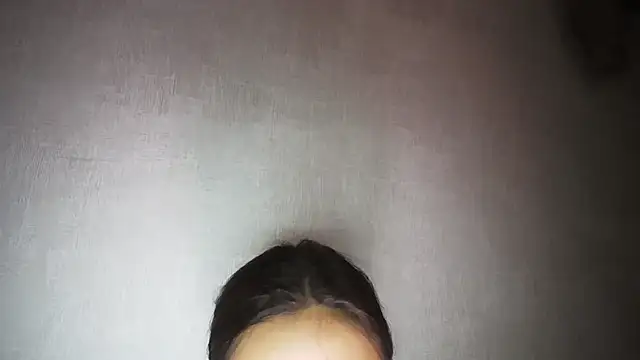 EvaEvanses online show from May 11, 2026, 11:33 am