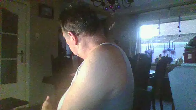 Snapshot of edje59a chatting on December 17, 2024, 7:28 am edje59a online show from December 17, 2024, 7:28 am