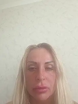 LauraRivera  online show from May 13, 2026, 8:32 am