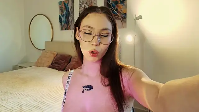 Snapshot of venus_vera chatting on May 19, 2026, 9:27 am venus vera online show from May 19, 2026, 9:27 am