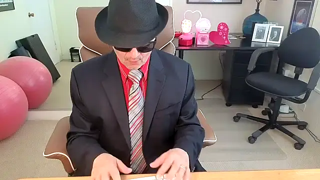 hotdadbod online show from March 6, 2026, 9:43 pm