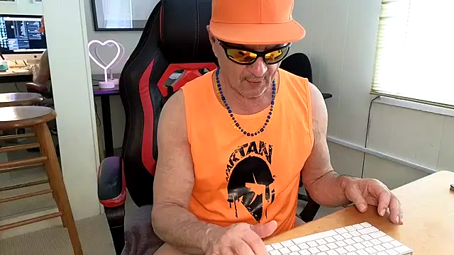 hotdadbod online show from February 13, 2025, 9:38 pm