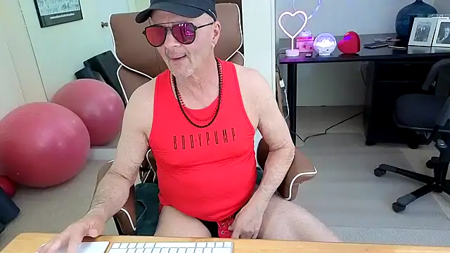 Snapshot of hotdadbod chatting on May 15, 2026, 9:46 pm hotdadbod online show from May 15, 2026, 9:46 pm