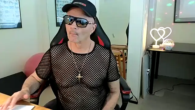 hotdadbod online show from February 10, 2025, 9:25 pm