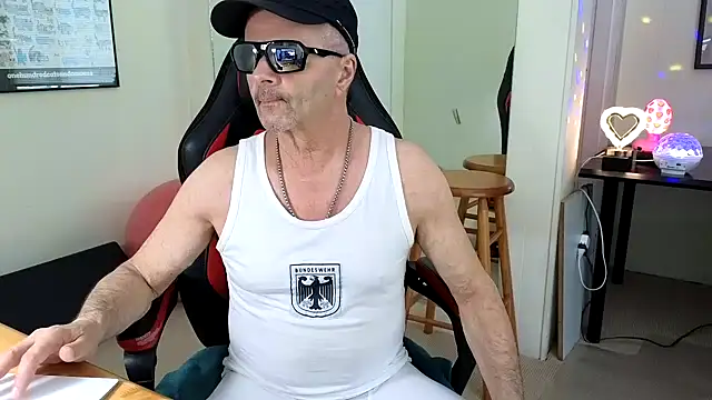 hotdadbod online show from January 24, 2025, 9:37 pm