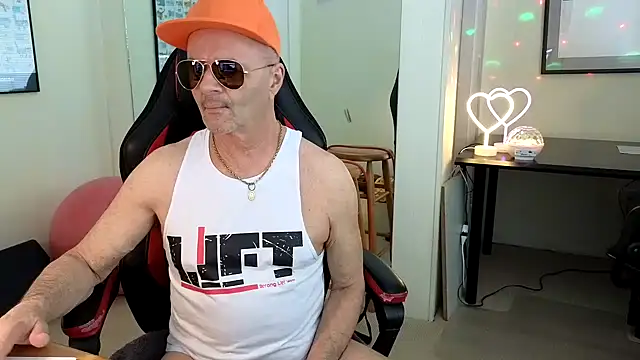 hotdadbod online show from February 11, 2025, 9:35 pm