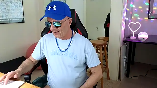 hotdadbod online show from February 6, 2025, 9:38 pm