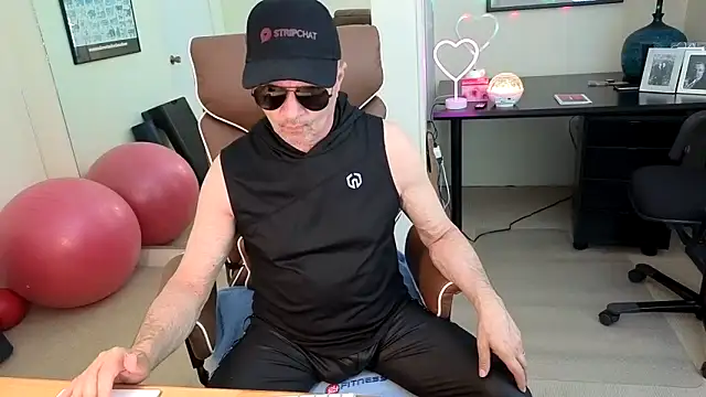 Snapshot of hotdadbod chatting on May 8, 2026, 9:40 pm hotdadbod online show from May 8, 2026, 9:40 pm