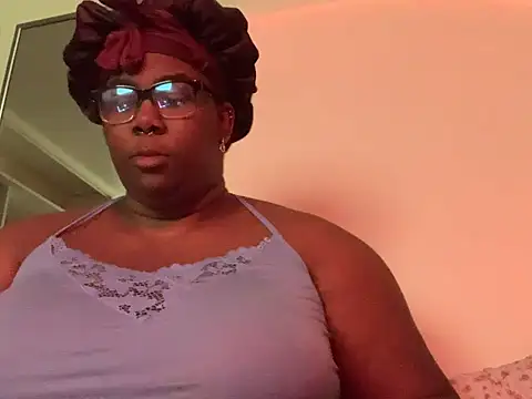 chocolateslut213 online show from June 7, 2026, 3:28 pm