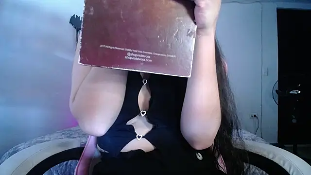 Snapshot of LiLuciana chatting on July 7, 2026, 2:09 pm LiLuciana online show from July 7, 2026, 2:09 pm