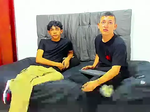 Snapshot of boys_latins18 chatting on May 12, 2026, 9:43 pm boys latins18 online show from May 12, 2026, 9:43 pm