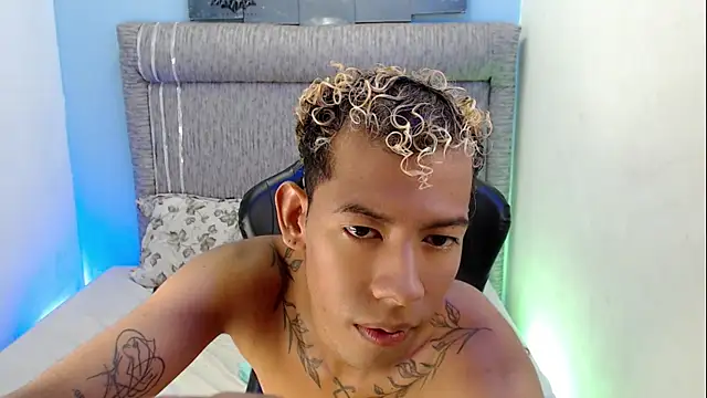 Taylerr 18 online show from May 20, 2026, 12:40 am