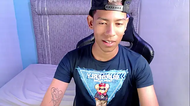 Taylerr 18 online show from May 16, 2026, 4:11 am