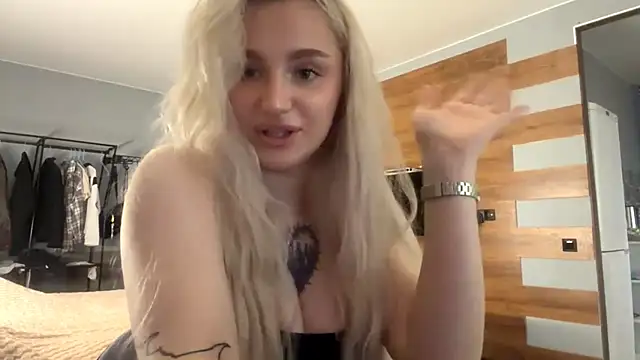Snapshot of TiffanieSluyter chatting on May 17, 2026, 3:12 pm TiffanieSluyter online show from May 17, 2026, 3:12 pm