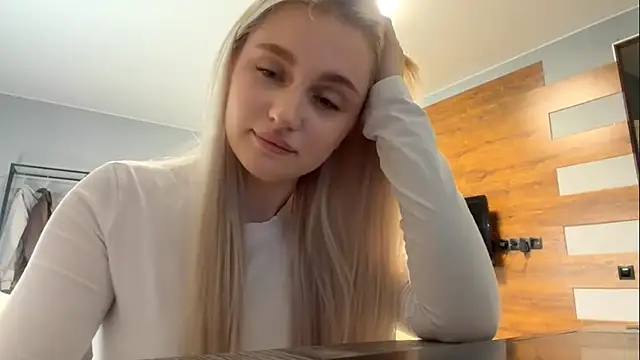 Snapshot of TiffanieSluyter chatting on May 14, 2026, 6:05 pm TiffanieSluyter online show from May 14, 2026, 6:05 pm