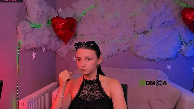 caroline honeyy online show from July 16, 2026, 7:00 pm