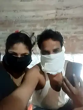 Hindicouple1 online show from May 17, 2026, 4:29 pm