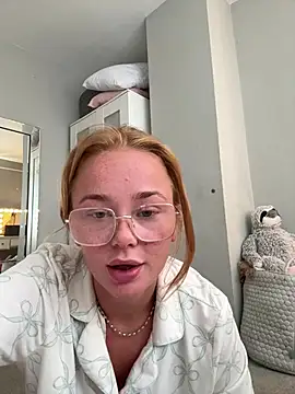 Snapshot of miaflowerxx chatting on August 1, 2026, 10:46 am miaflowerxx online show from August 1, 2026, 10:46 am
