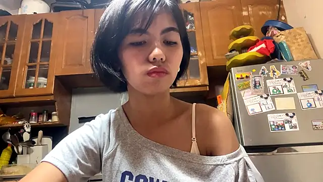 YukikoSchaefers online show from May 25, 2026, 3:06 am
