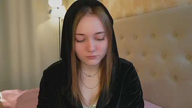 CassieSwon online show from June 24, 2026, 4:38 pm
