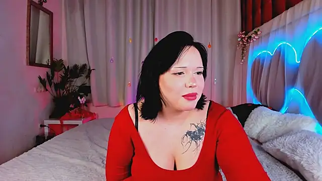 KittyNuarr online show from May 16, 2026, 1:32 pm