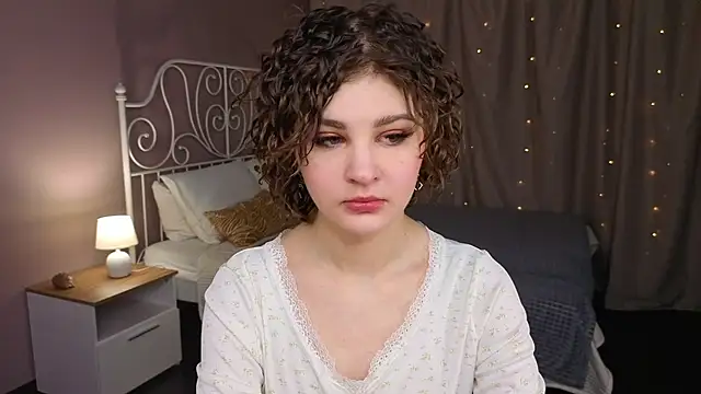 Snapshot of Kira__Fluffy chatting on May 21, 2026, 12:08 am Kira Fluffy online show from May 21, 2026, 12:08 am