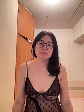 Snapshot of kiss_silk chatting on May 14, 2026, 12:13 pm kiss silk online show from May 14, 2026, 12:13 pm