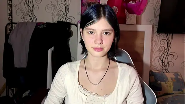 MinnieMoonie online show from May 15, 2026, 2:04 pm