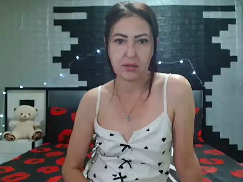 Snapshot of Ada_Vera chatting on June 17, 2026, 12:15 pm Ada Vera online show from June 17, 2026, 12:15 pm