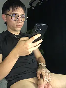 Snapshot of Salvatore_angelo chatting on May 20, 2026, 2:41 am Salvatore angelo online show from May 20, 2026, 2:41 am